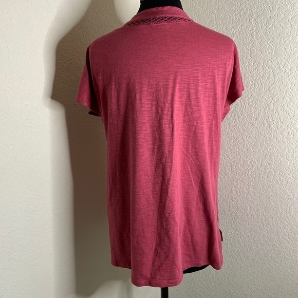 GLORIA Vanderbilt Cranberry V-Neck Blouse W/ Embroidery Detail Size Small (1164) - Picture 4 of 10